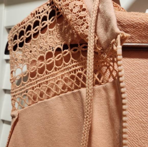 Pink sleeveless cover up - Picture 3 of 4